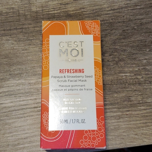 *New C'est Moi refreshing scrub/facial mask - Picture 3 of 6